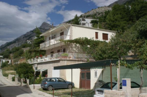 Apartments by the sea Pisak, Omis - 1010